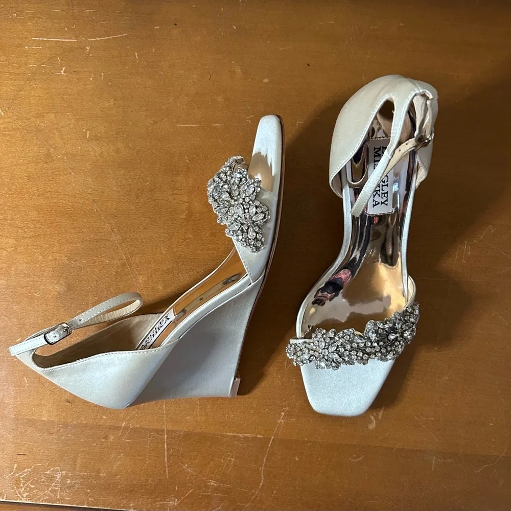 Badgley Mischka Ivory Crystal Embellished Espadrille Sandals